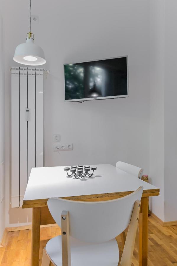 Bright Apartment In The Heart Of The City By Flat Mаnager โซเฟีย ภายนอก รูปภาพ